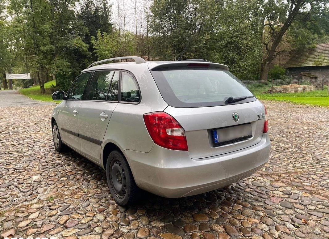 Skoda Fabia cena 11000 przebieg: 203000, rok produkcji 2011 z Biała małe 56